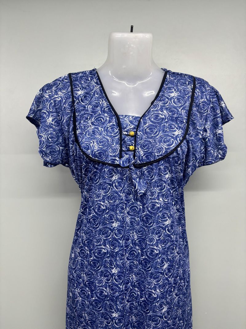 Cloth Heavy Sareena Damru Piping Neck