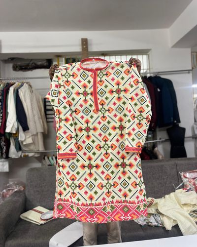 Primium Lakhnavi Daman Print